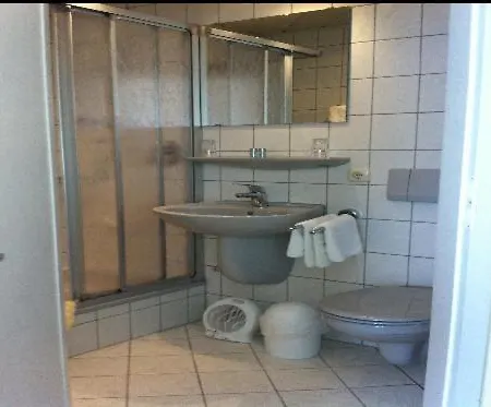 בית הארחה Gaestehaus Cafe Ruff