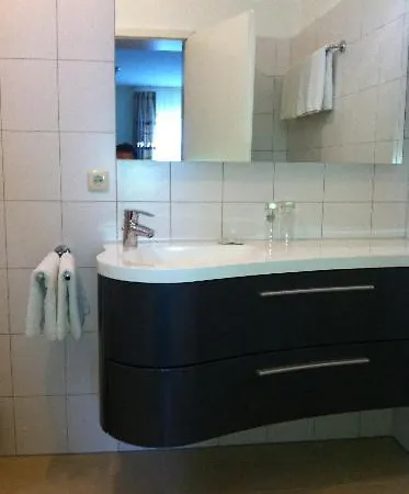 Gaestehaus Cafe Ruff בית הארחה